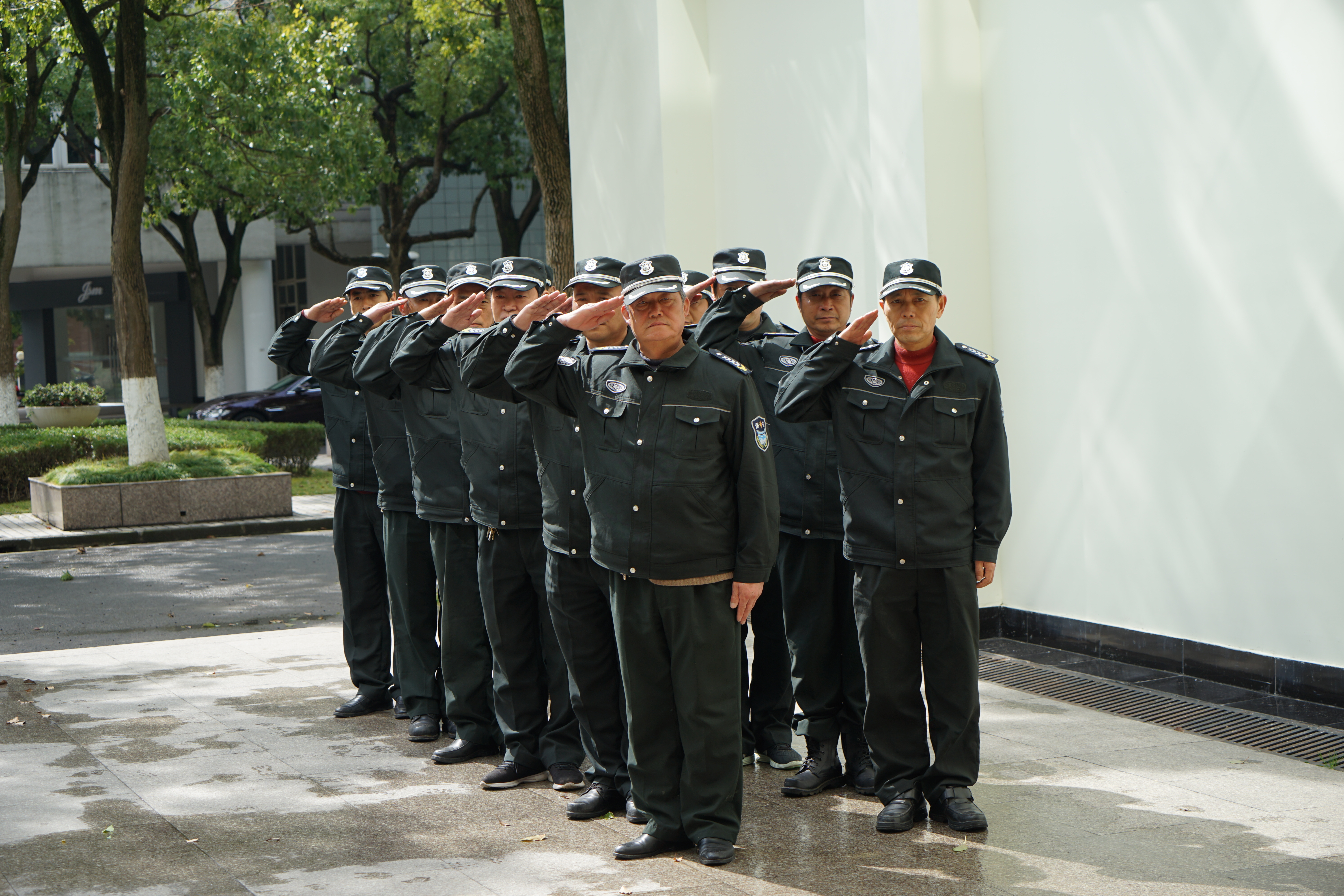 增强了纪律性以及对突发事件的应对能力,为我校安保工作的开展提供了